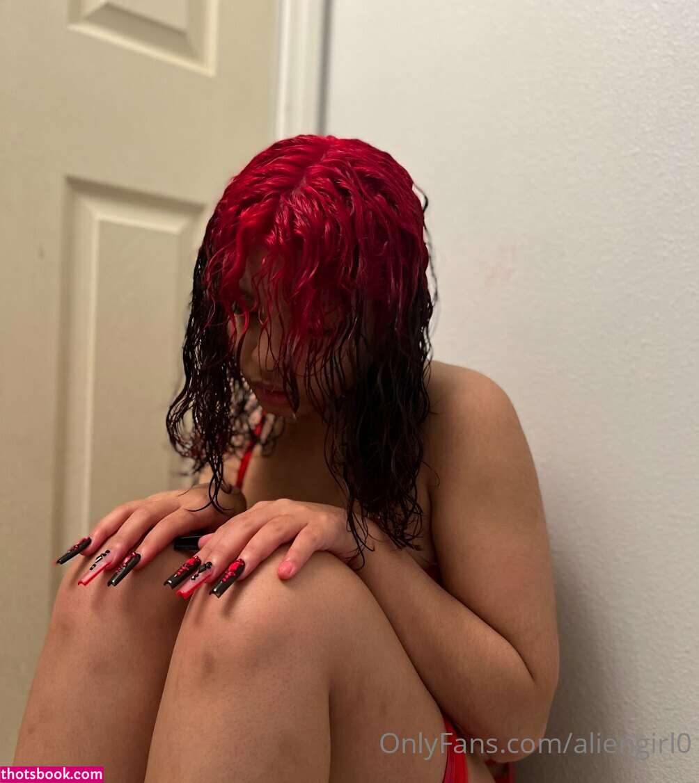 Aliengirl0 Photo #70