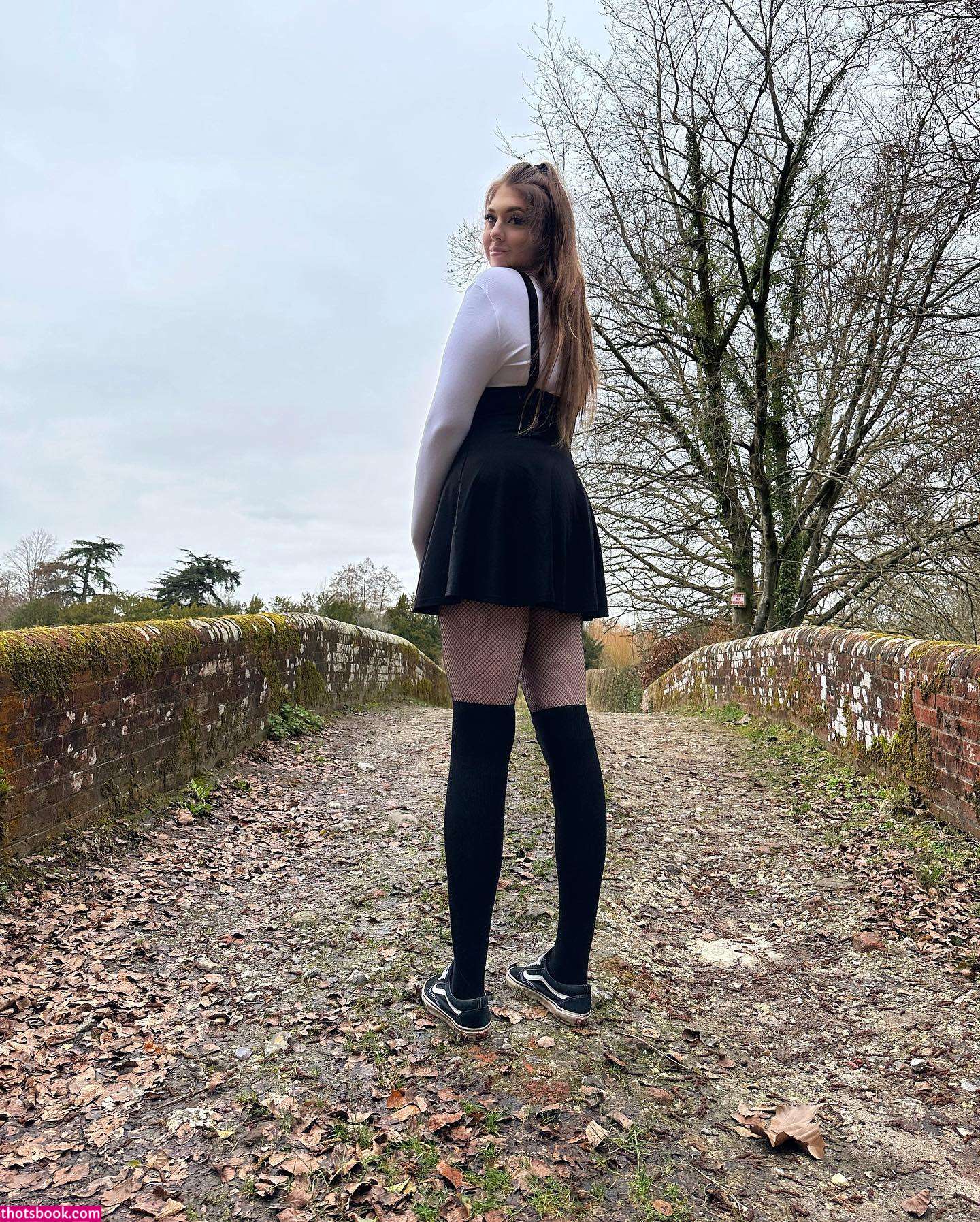 Tallbunnyy Photo #15