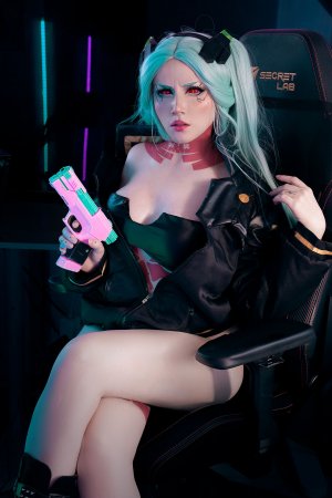 Ezy Summers Photo #5