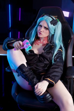 Ezy Summers Photo #17