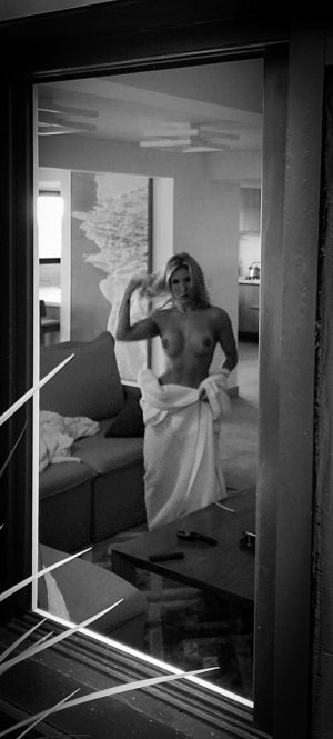 Faye Delphine Photo #11