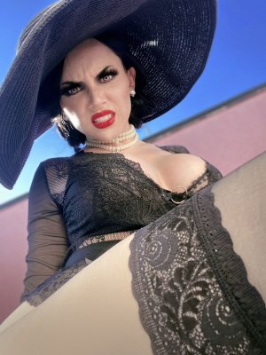 Ezy Summers Photo #175