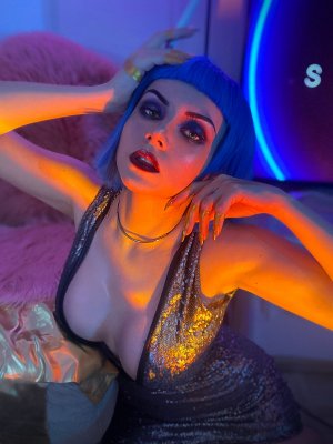 Ezy Summers Photo #197