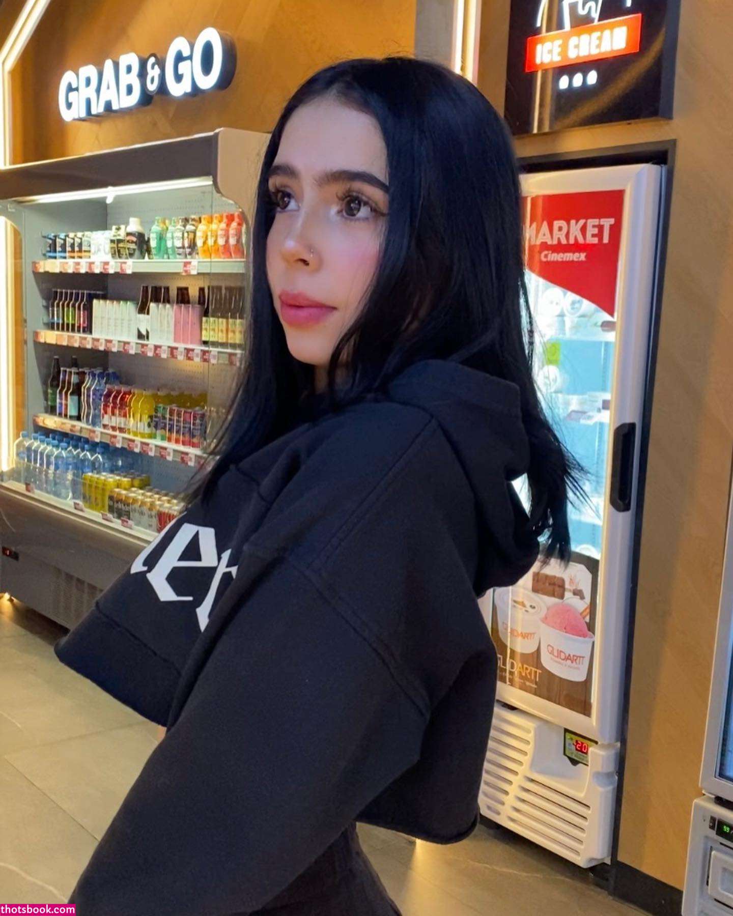 Mariana Grimaldi Photo #118