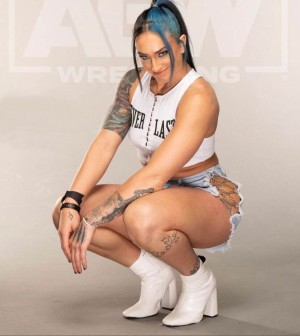 Kris Statlander Photo #23