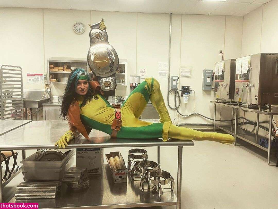 Kris Statlander Photo #28