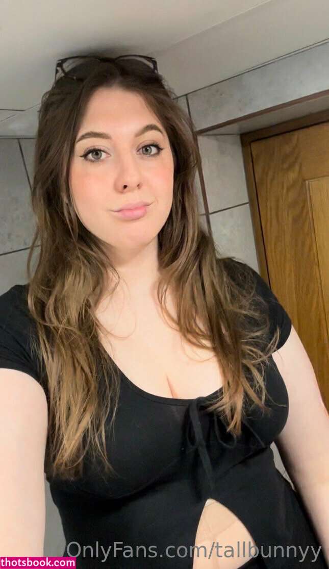 Tallbunnyy Photo #74