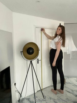 Tallbunnyy Photo #99