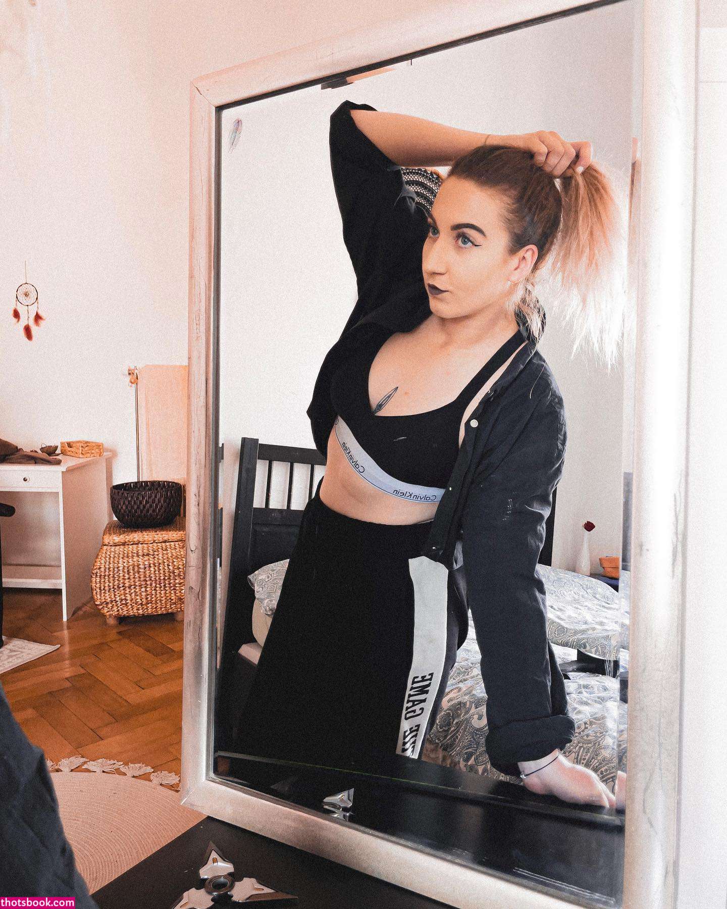 Mistressmegara Photo #3