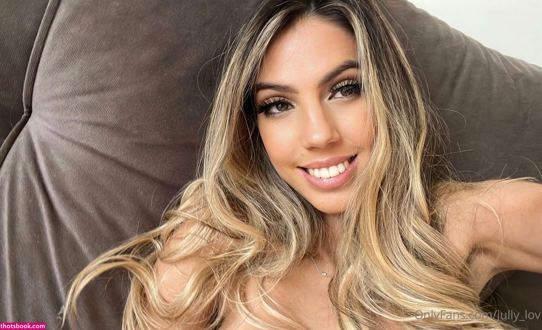 Jully Lov Photo #102