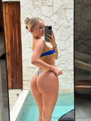 Rhiannon Blue Photo #589