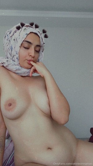 Celinecinnamon Photo #25