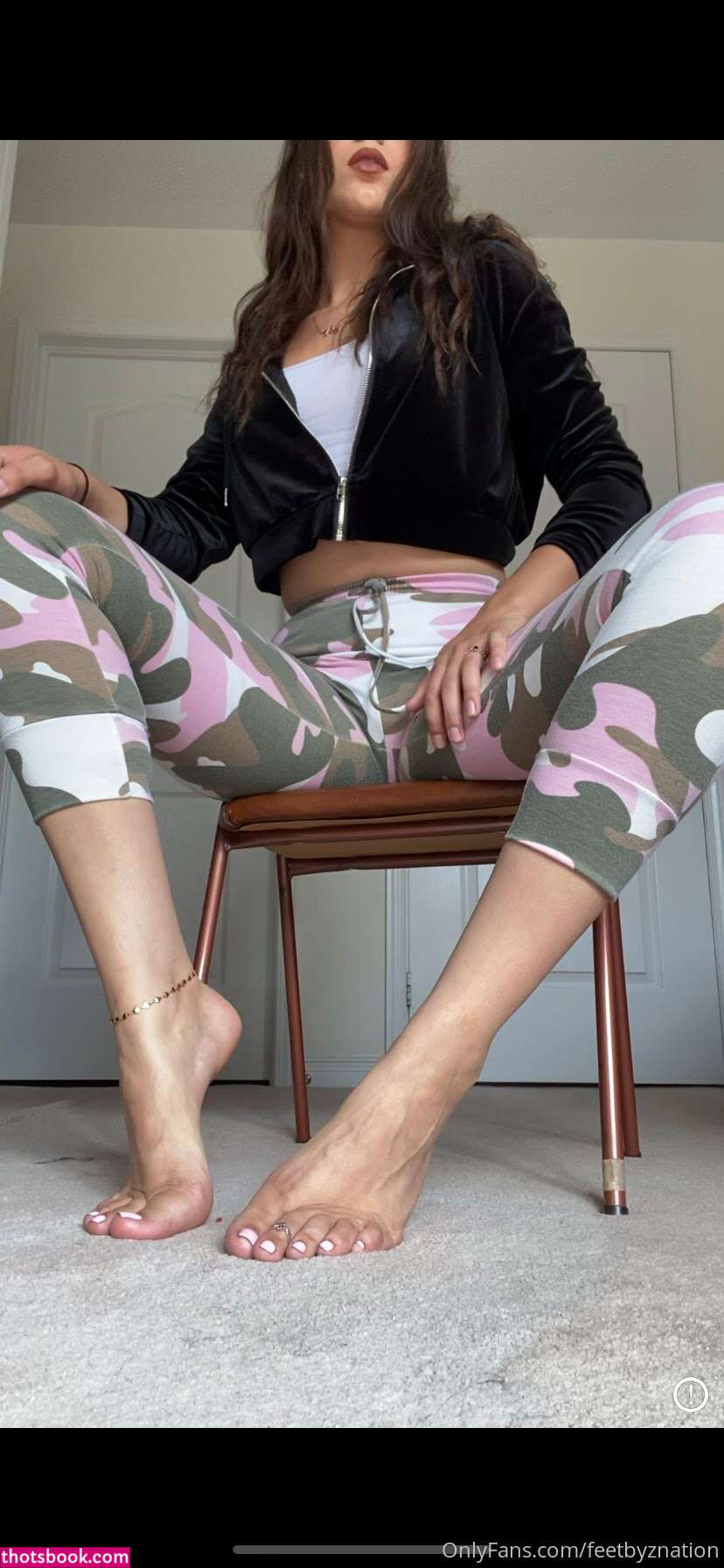 Queenzsfeet Photo #3