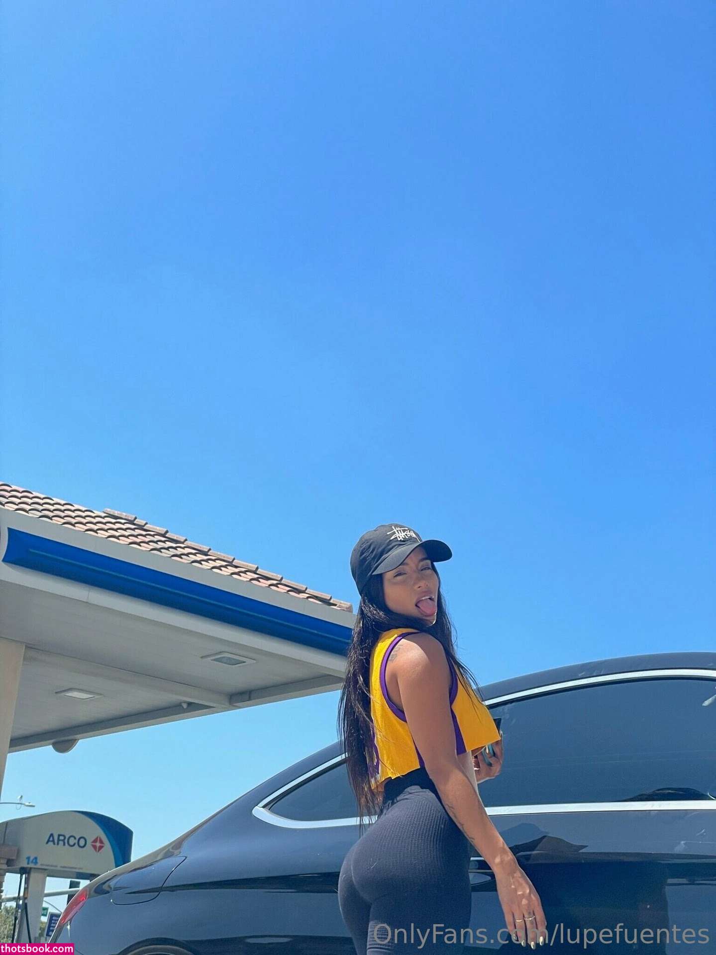 Lupe Fuentes Photo #32