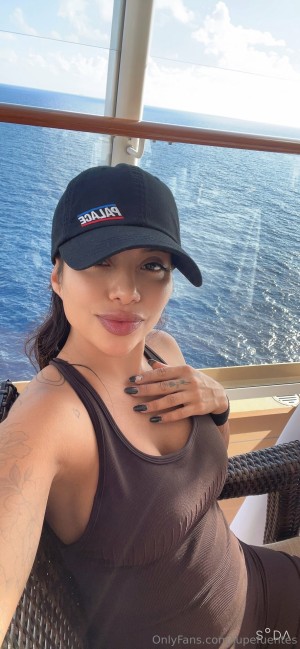 Lupe Fuentes Photo #39