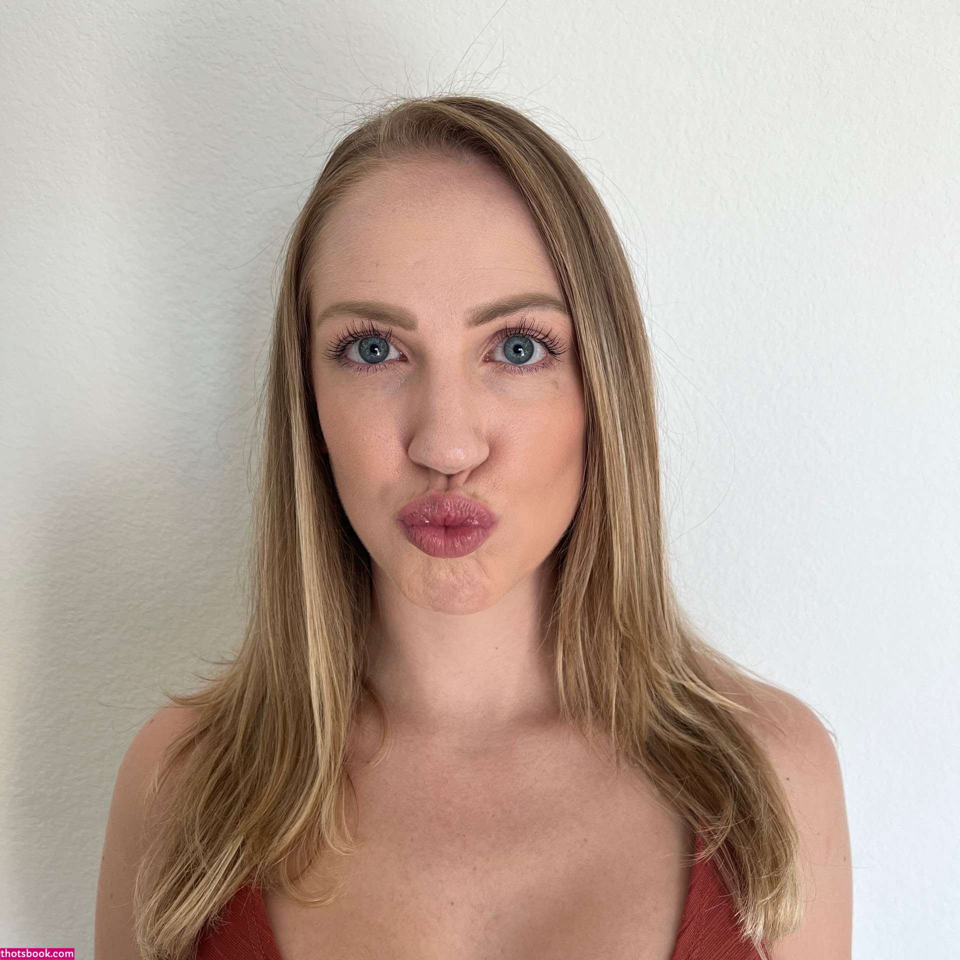 Joyce Zarza Photo #128