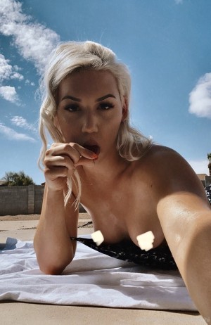 Blondierhi Photo #36