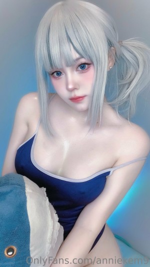 Annie Leonhardt Photo #56