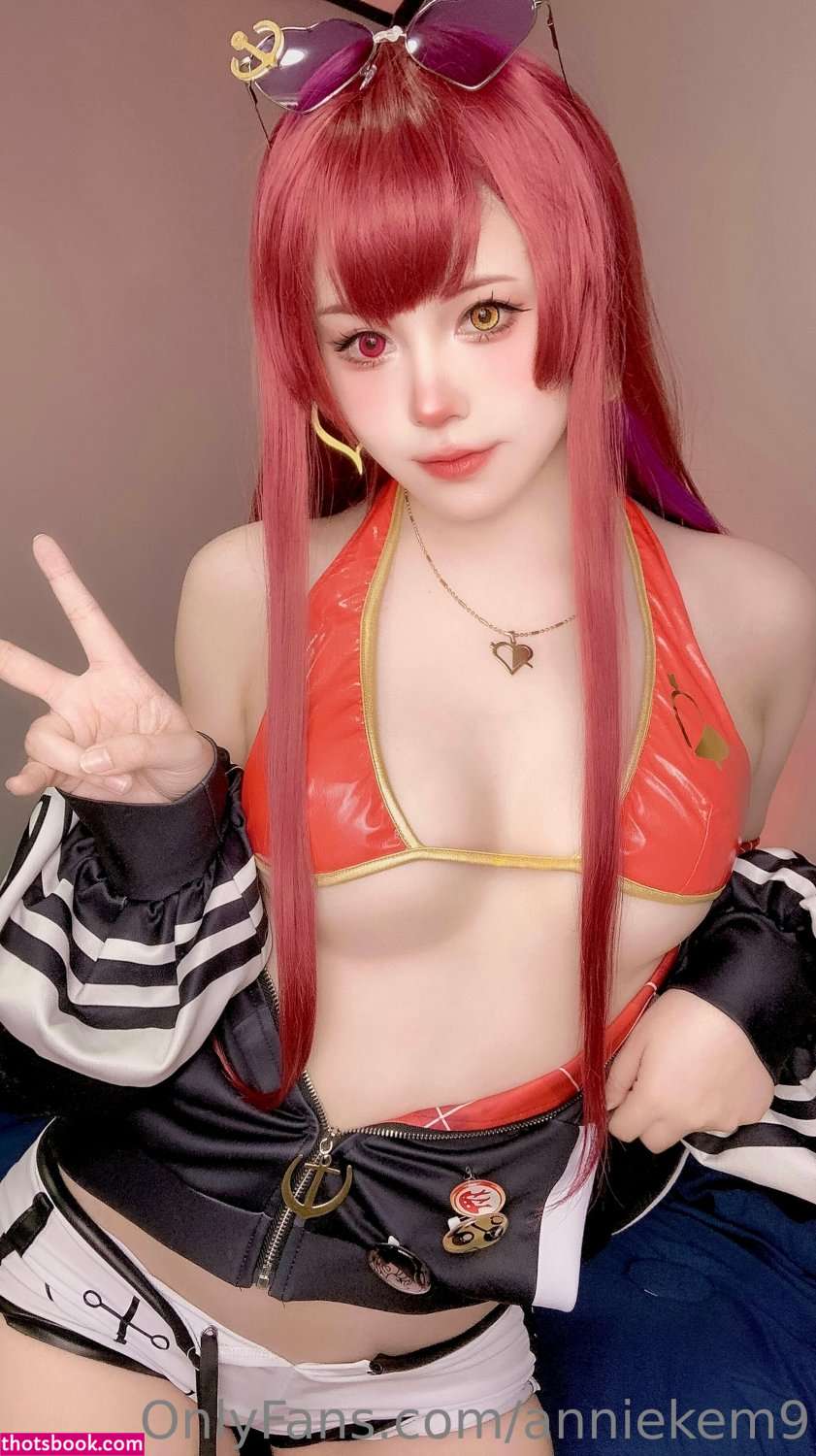 Annie Leonhardt Photo #63