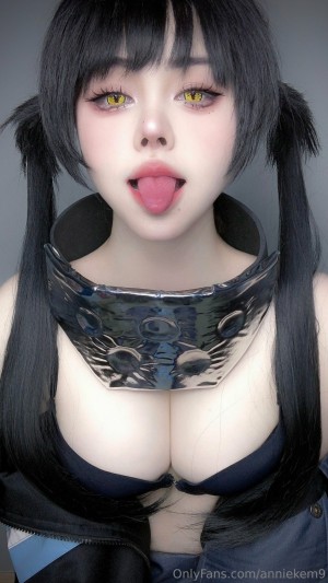 Annie Leonhardt Photo #88