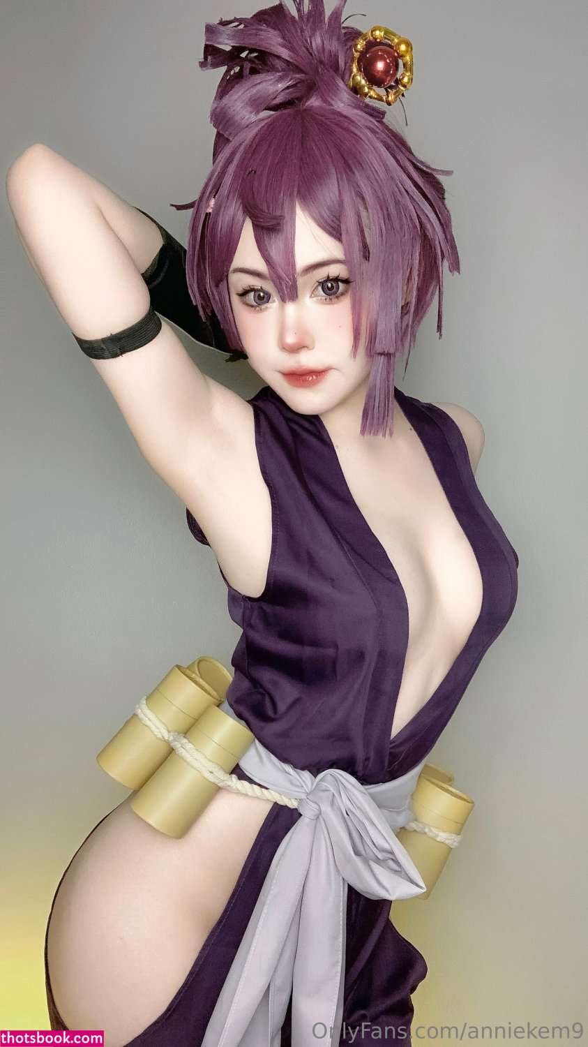 Annie Leonhardt Photo #97