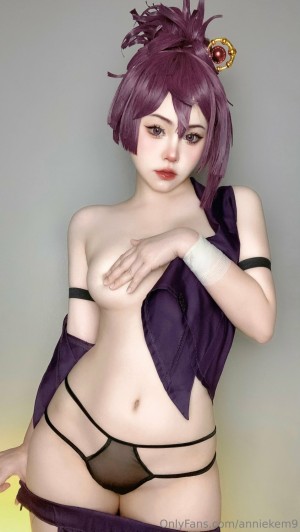 Annie Leonhardt Photo #94