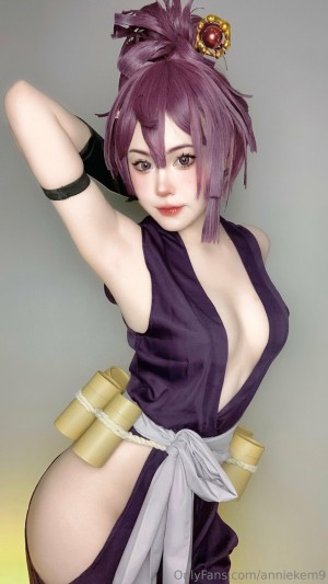 Annie Leonhardt Photo #97