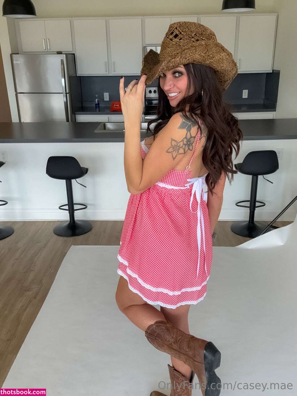 Heyitscaseymae Photo #49