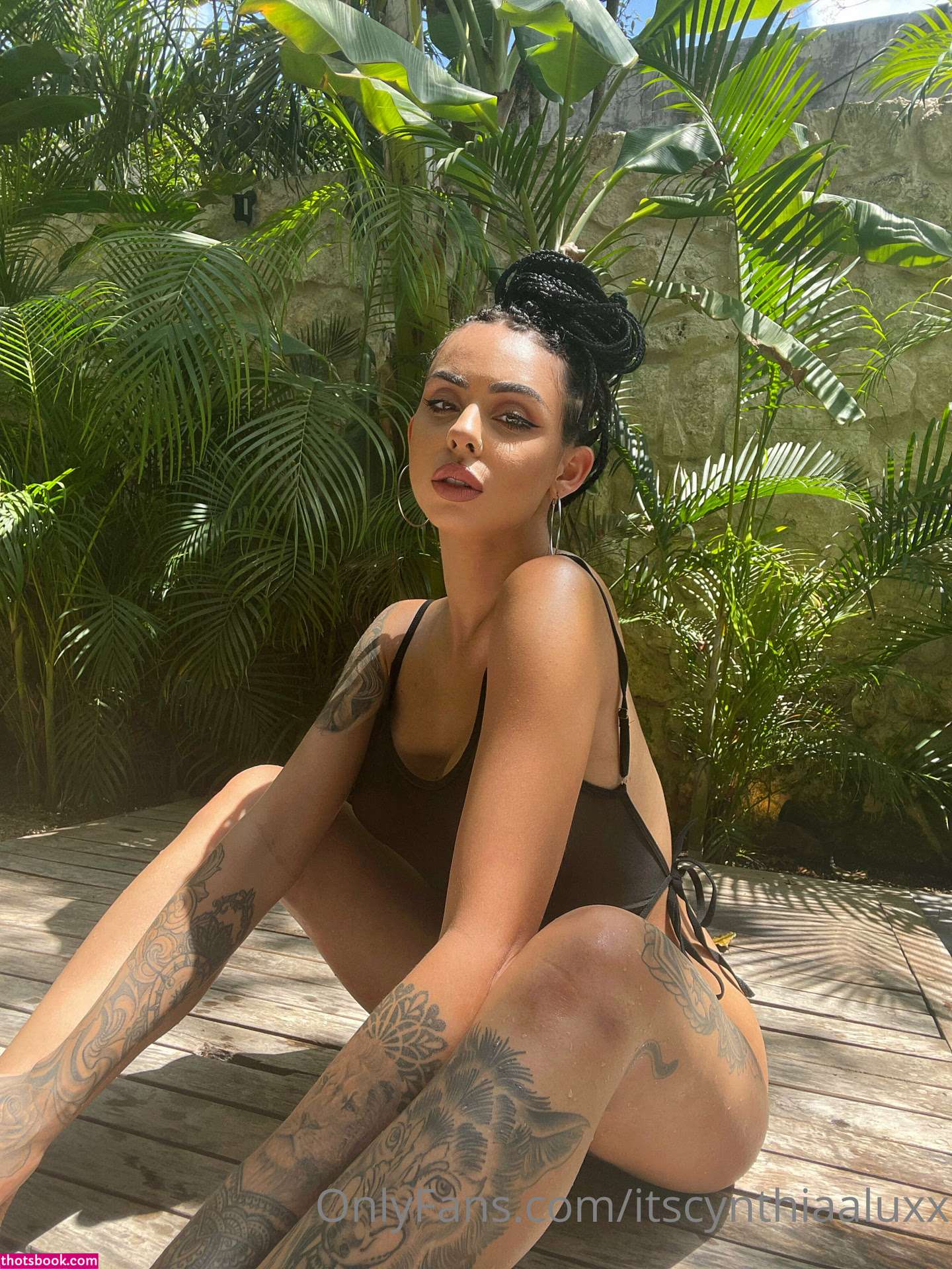 Cynthiaaluxx Photo #96