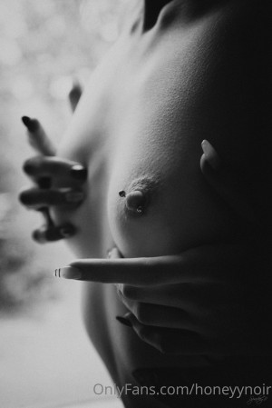 Honeyy Noir Photo #34