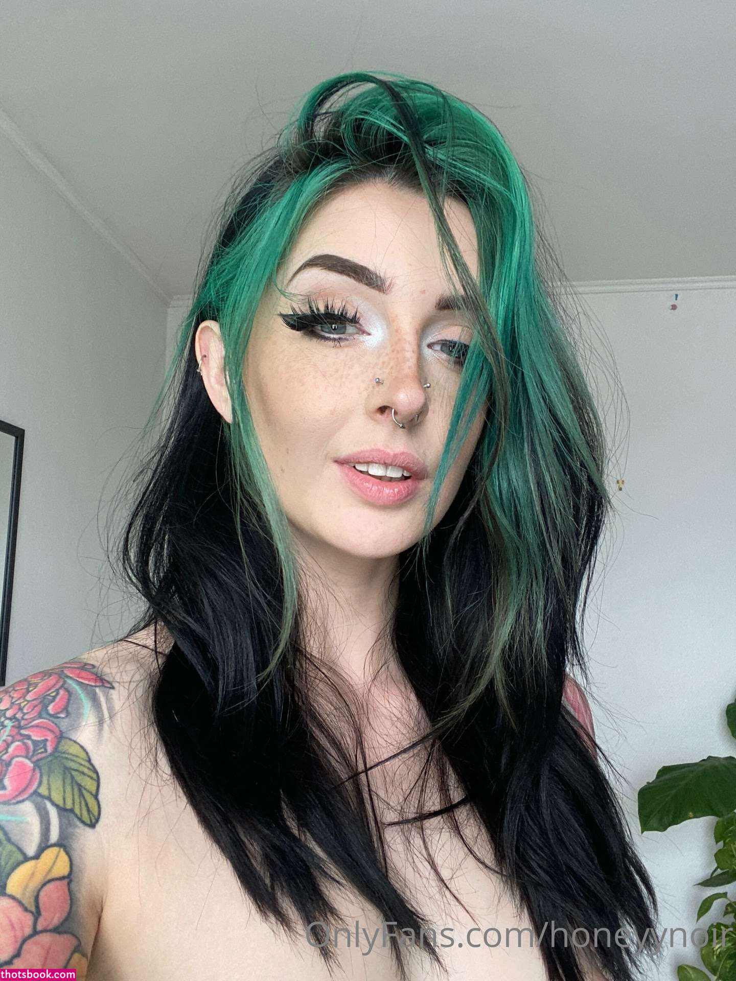 Honeyy Noir Photo #91