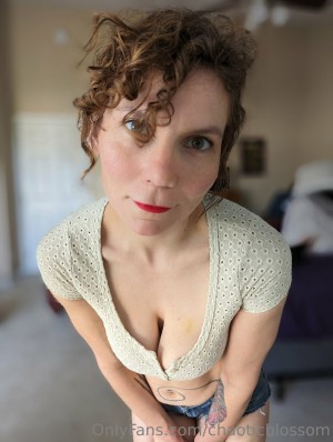 chaoticblossom Photo #1