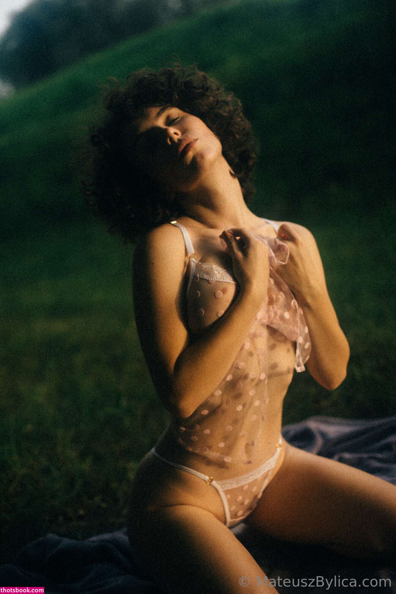 curlywiktoria Photo #19