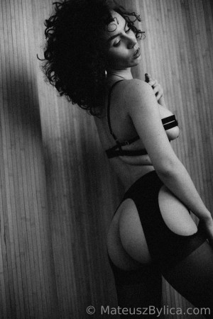 curlywiktoria Photo #79