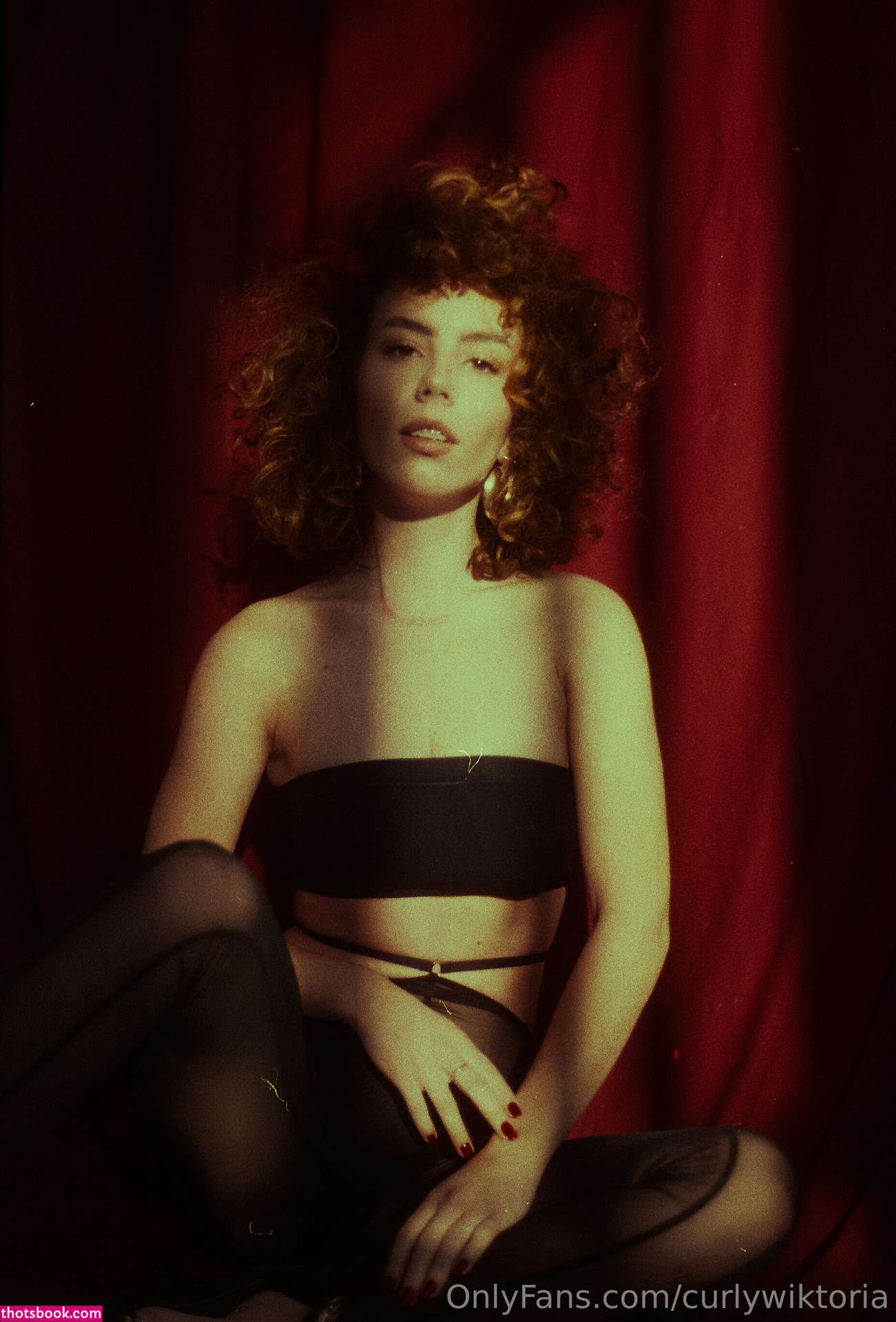 curlywiktoria Photo #138