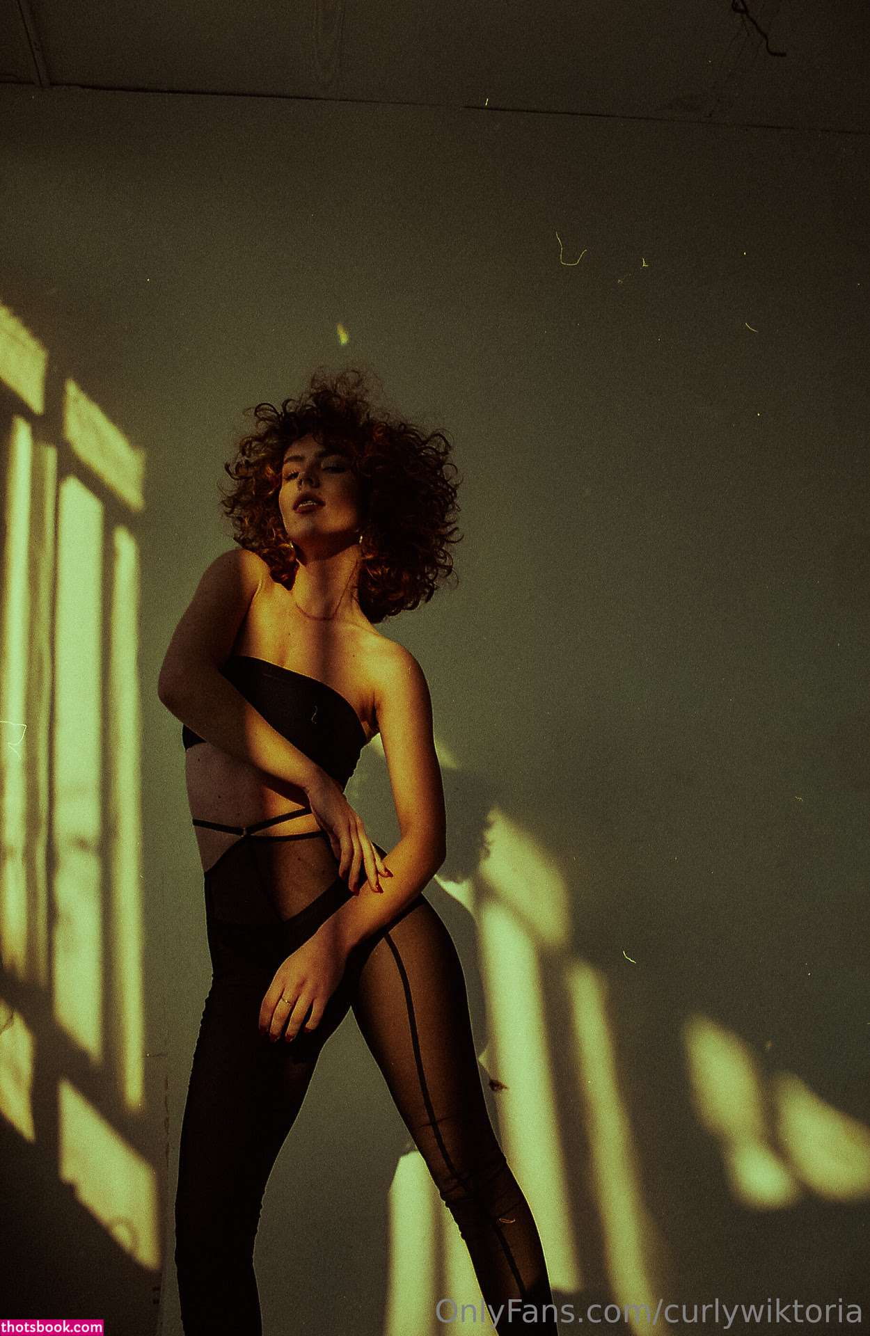 curlywiktoria Photo #141