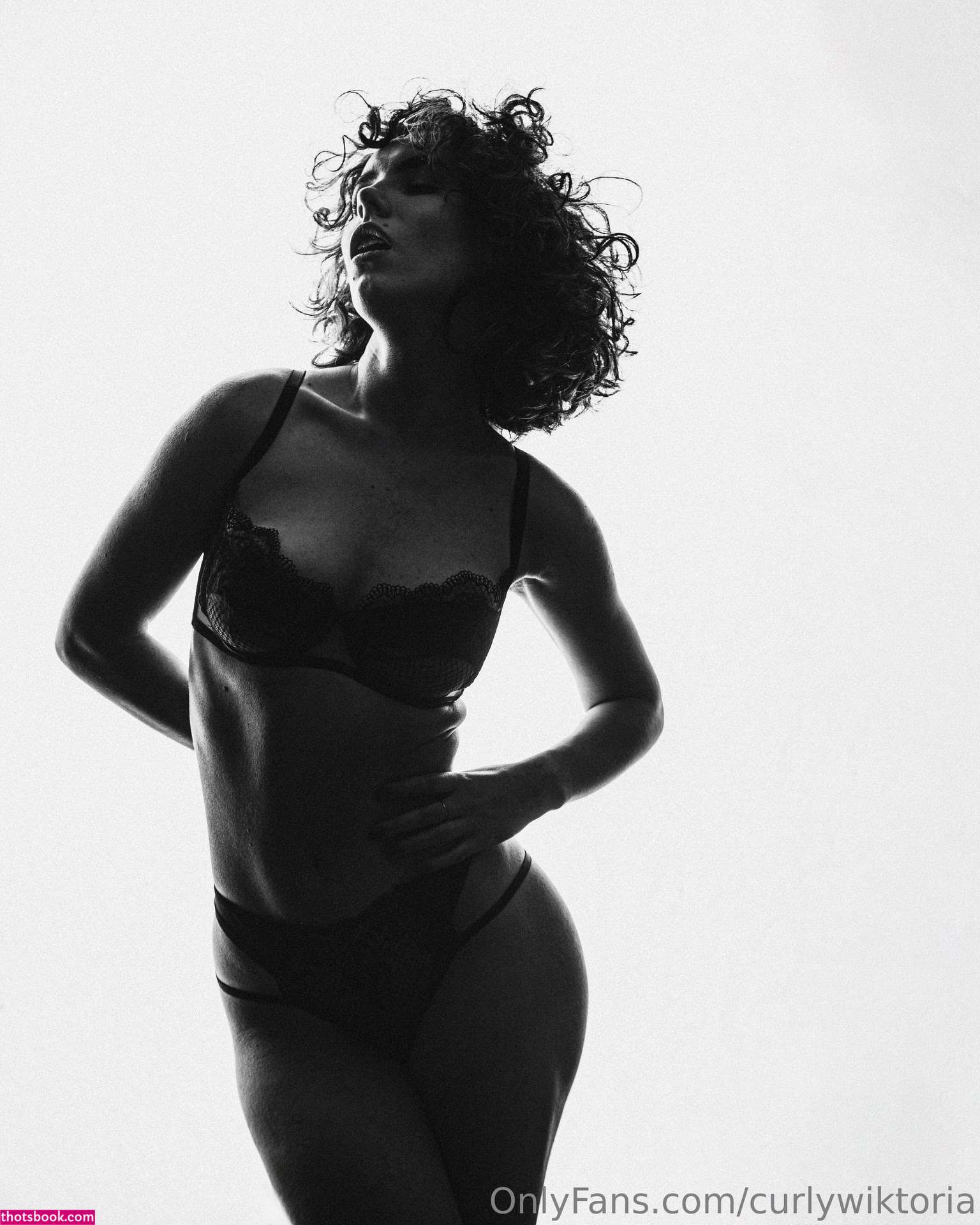 curlywiktoria Photo #185