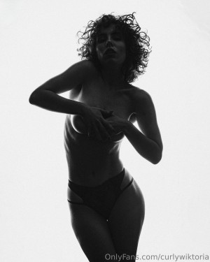 curlywiktoria Photo #189