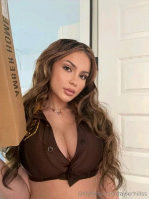 Tayler Hills Photo #515