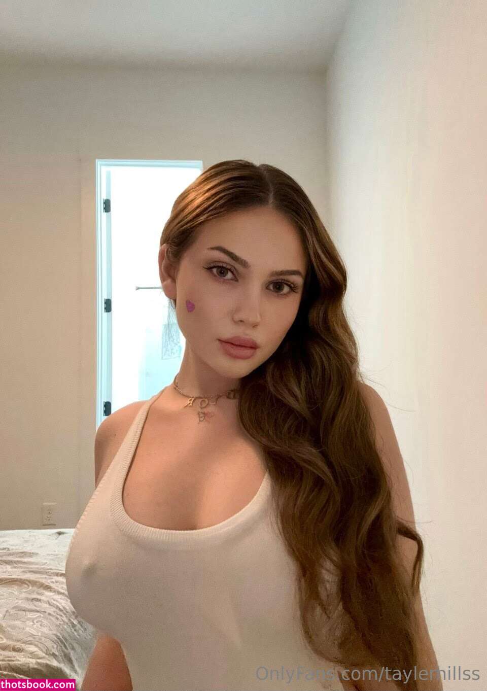 Tayler Hills Photo #581