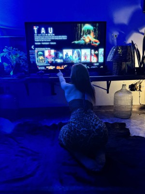 Ellie Leen Photo #790