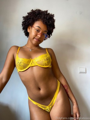 Uwucatxoxo Photo #10