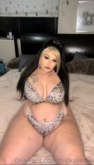 thicksnoww Photo #65