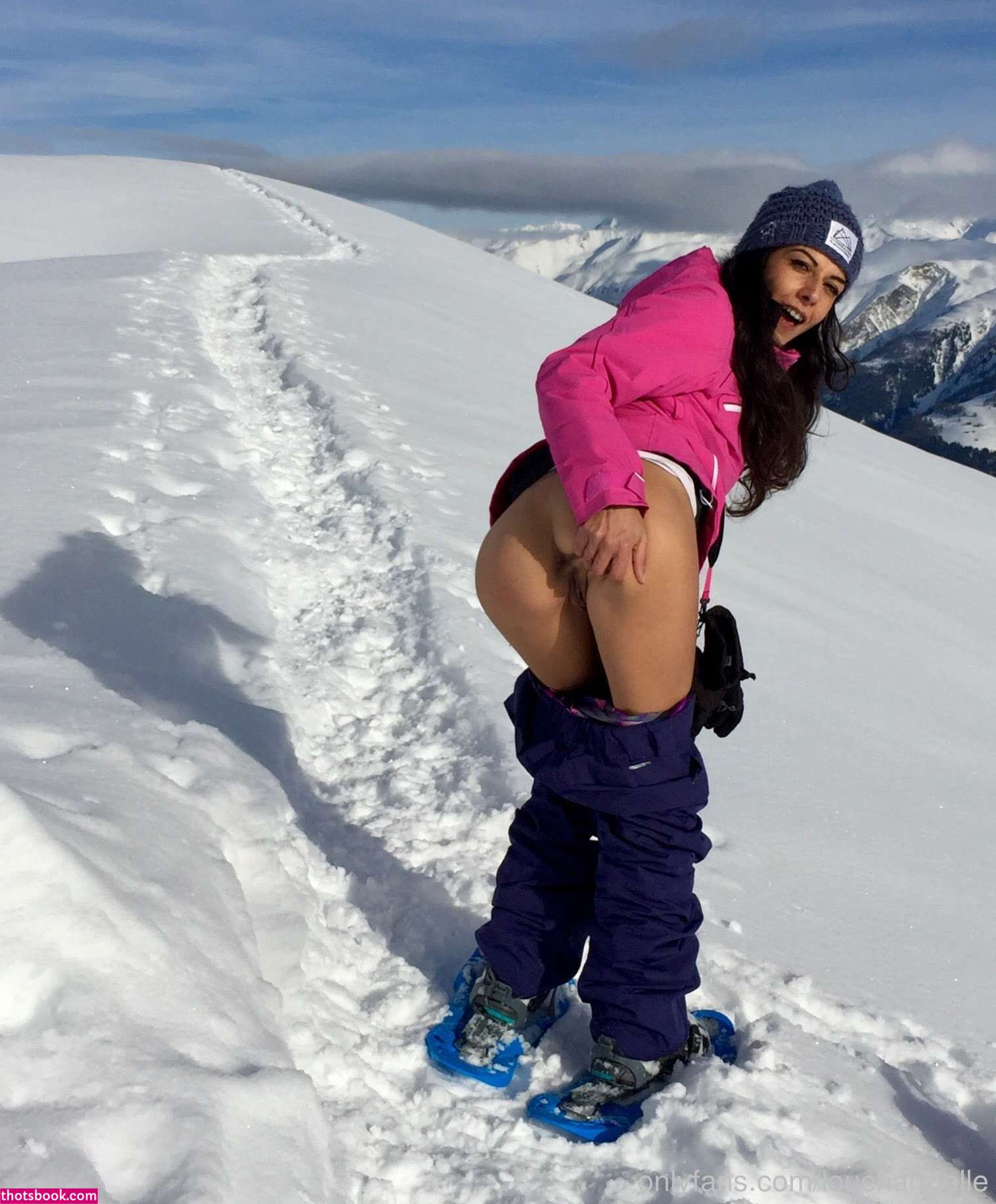 Lou Charmelle Photo #156