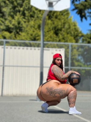 thicksnoww Photo #151