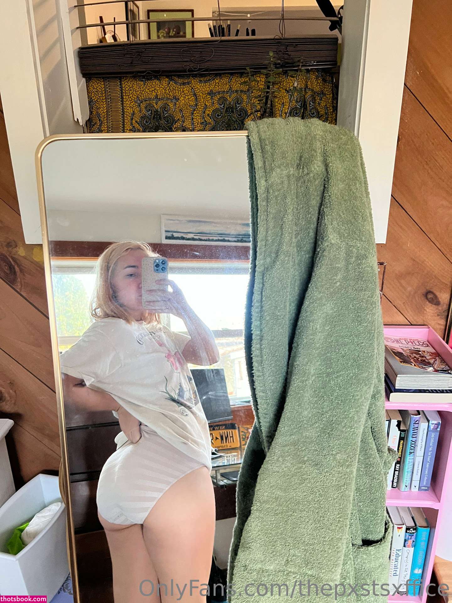 Erin Postsoffice Photo #137