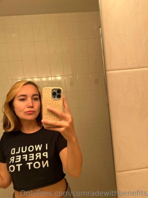 Erin Postsoffice Photo #133