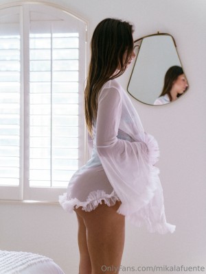 Mikaela Lafuente Photo #949