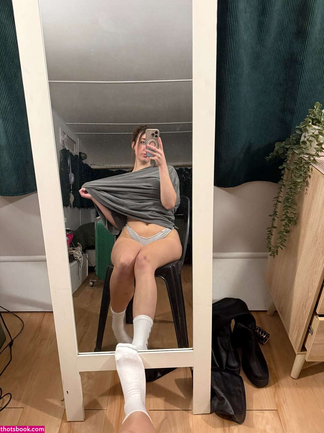 Kate Anderson Photo #9