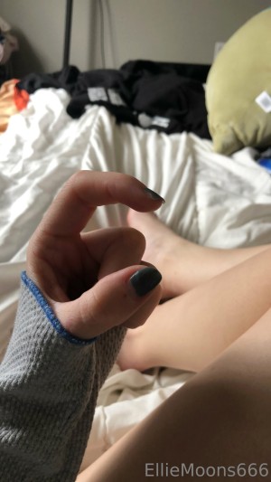 elliemoons999 Photo #10